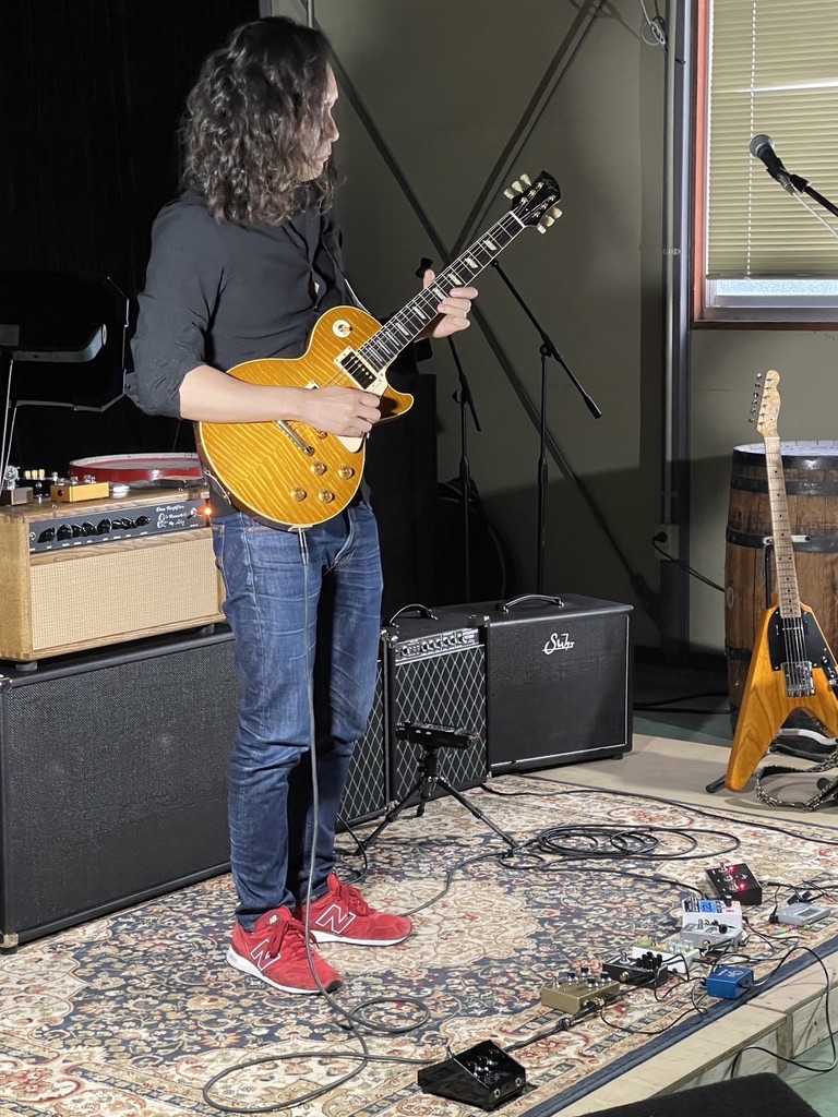 25E22FAC-F8FD-47D9-B3F6-FDF06C77D312_1_105_c