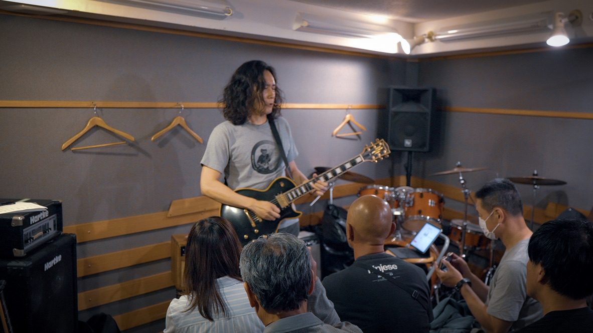 37E92DF6-B48F-4063-8C58-7EA556CA8F9C_1_105_c