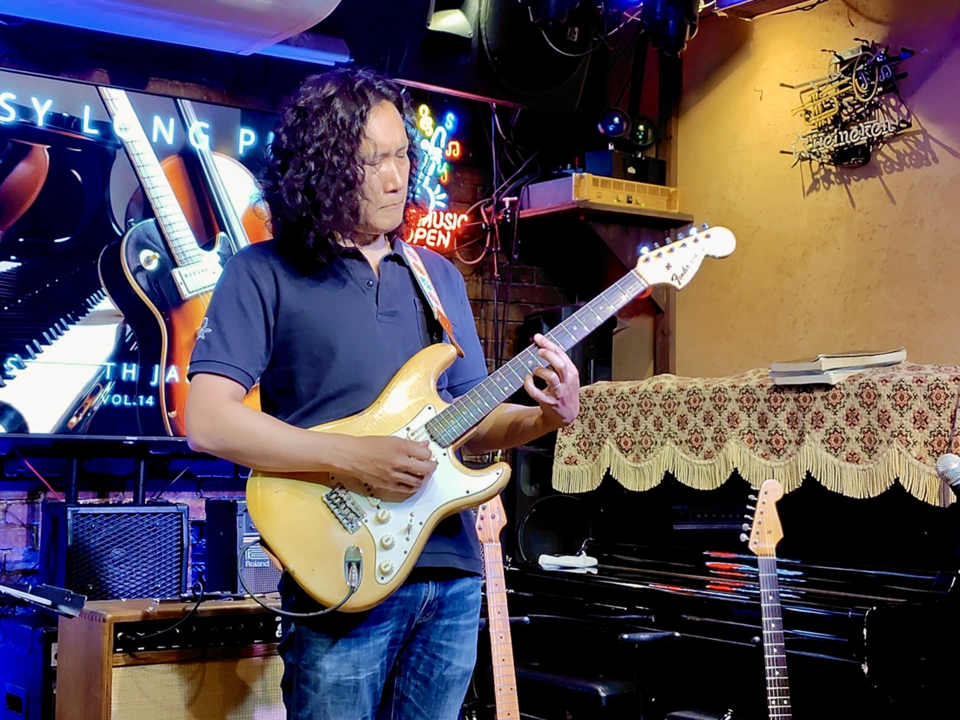 4C2AB1A8-86E1-43F3-8D60-5D40D4D75193_1_201_a