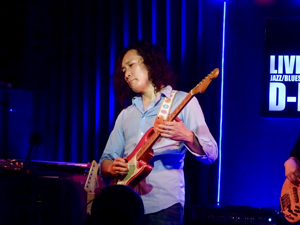 8E5C9326-C670-4F3D-A679-5E1D2C586E49_1_105_c