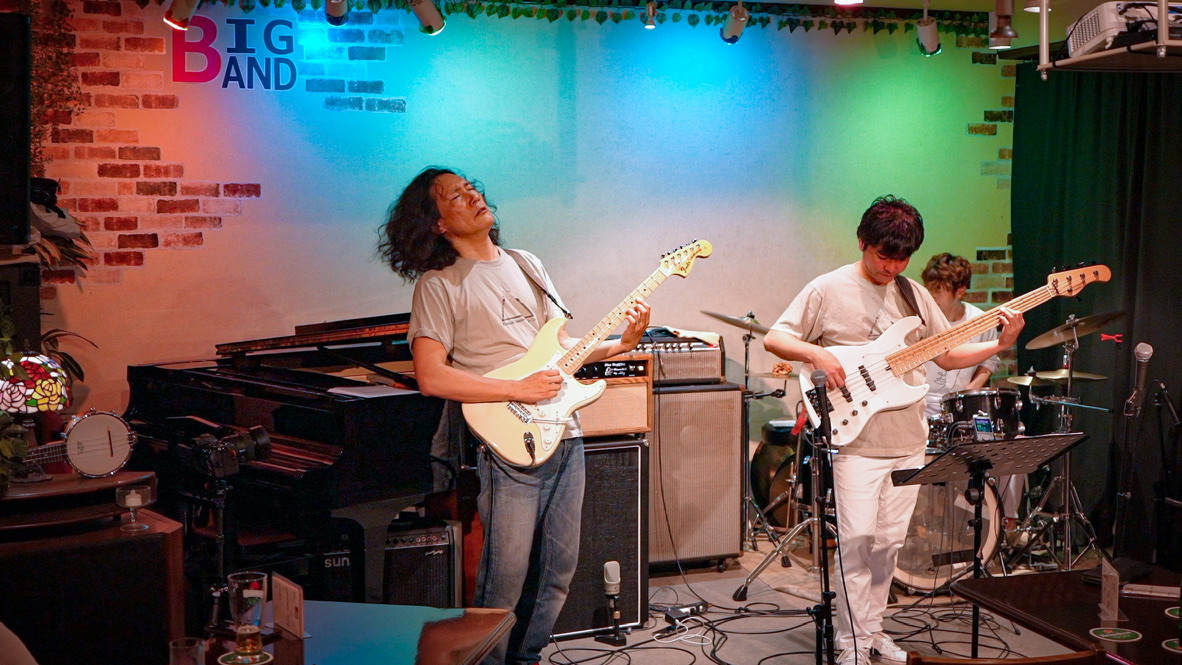 AC7F0F89-7058-4BFB-A311-2C3092804D73_1_105_c