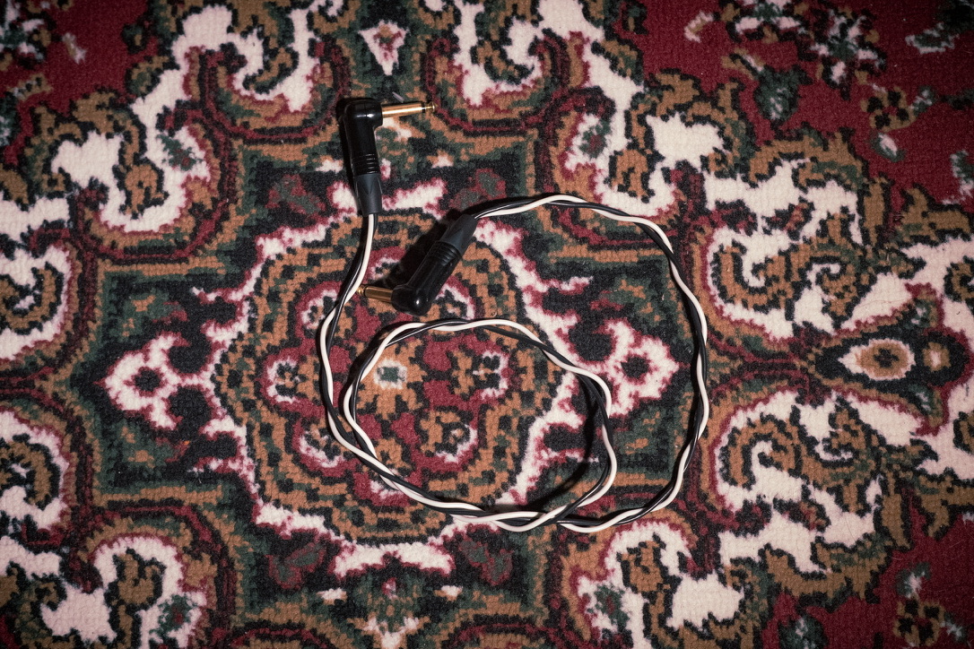 スピーカーケーブル