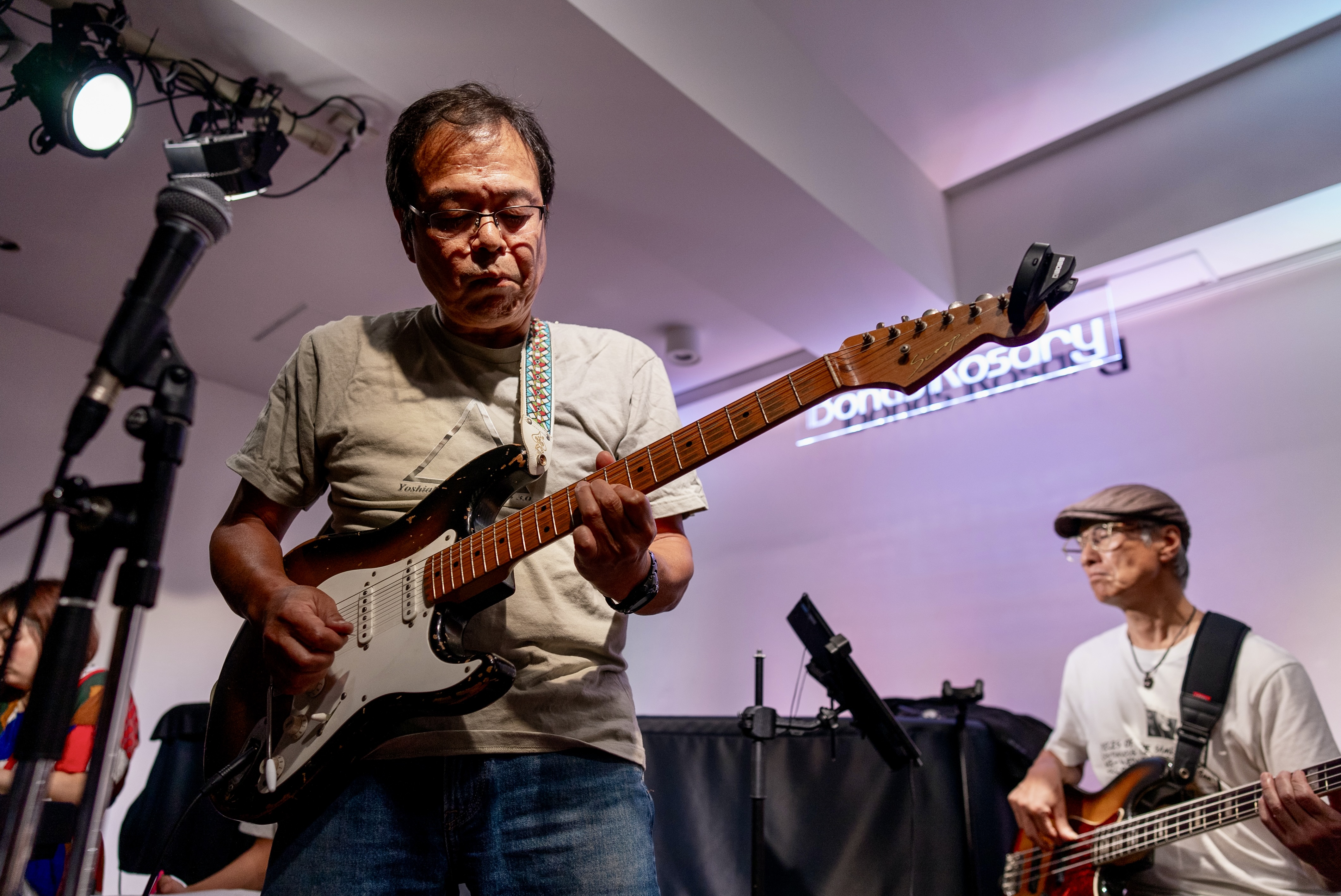 EA71B0B3-2432-4327-A35A-63BAF7EB4A12_1_201_a